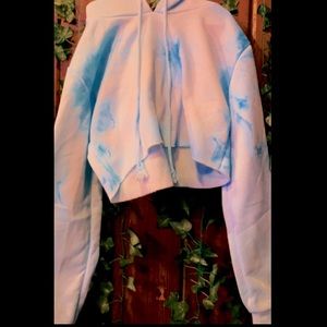 tie dye cropped sweatshirt :)